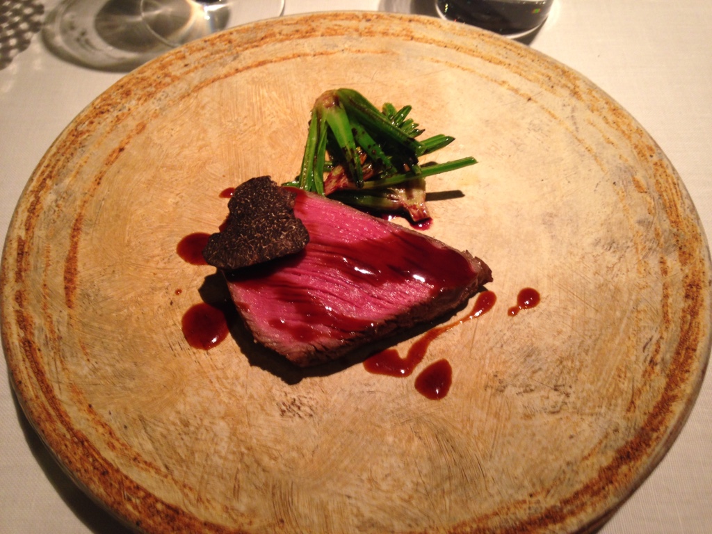 les-creations-de-narisawa-restaurant-tokyo-beef-travel-highlife