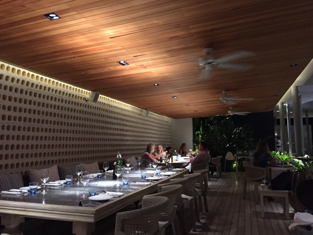 twin-palms-restaurant-phuket-table-setting-travel-highlife