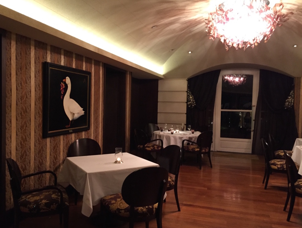 duhau-restaurant-vinoteca-buenos-aires-diningroom-travel-highlife